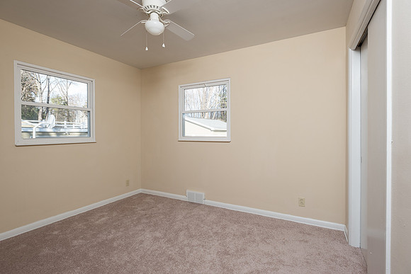 1532ElmGroveAve_2015_JCarroll-3
